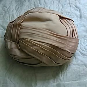 Ladies peach vintage hat by bachrach's orignal